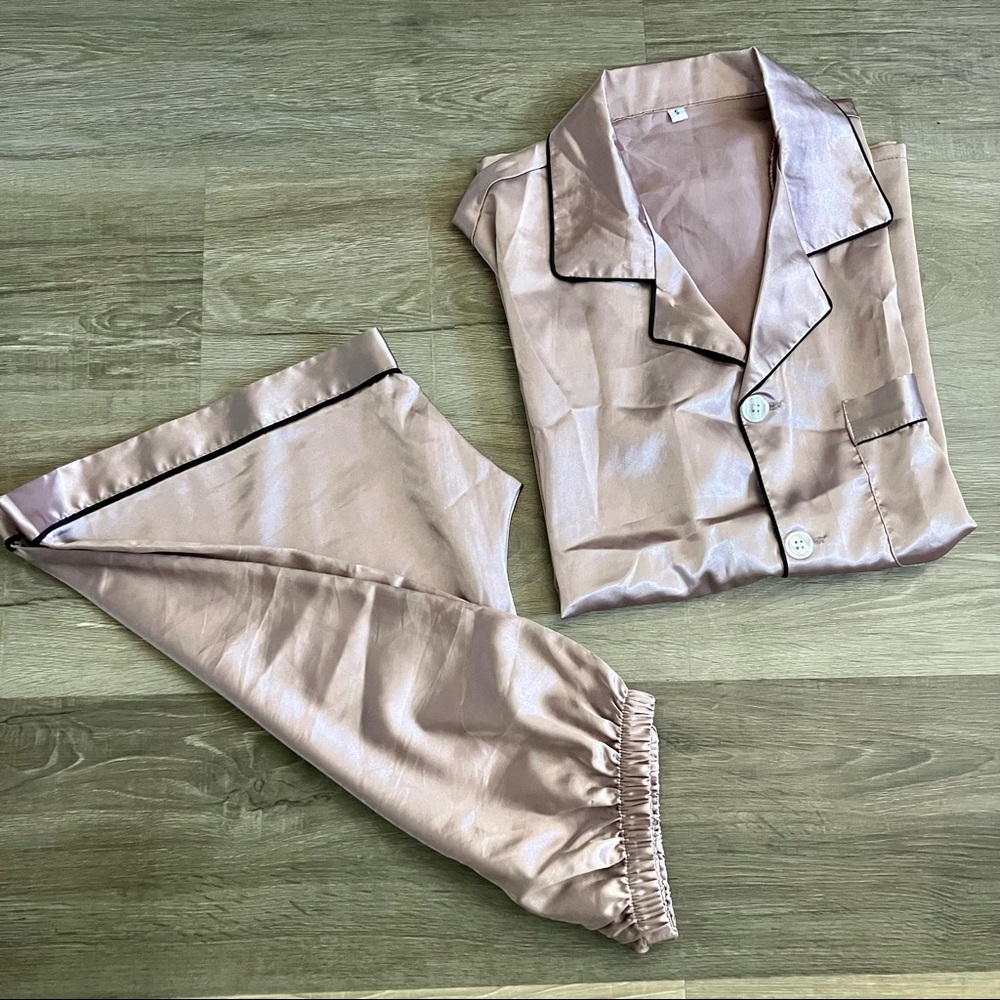 Nouveau Riche Satin PJ Set Light Copper/Black